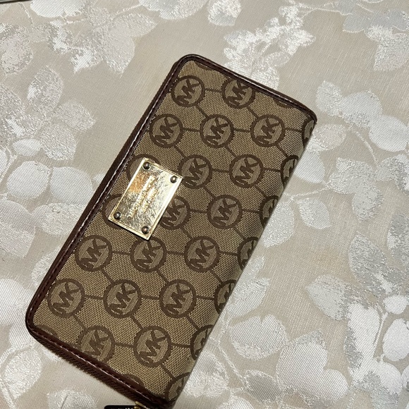 Wallet - Picture 1 of 4